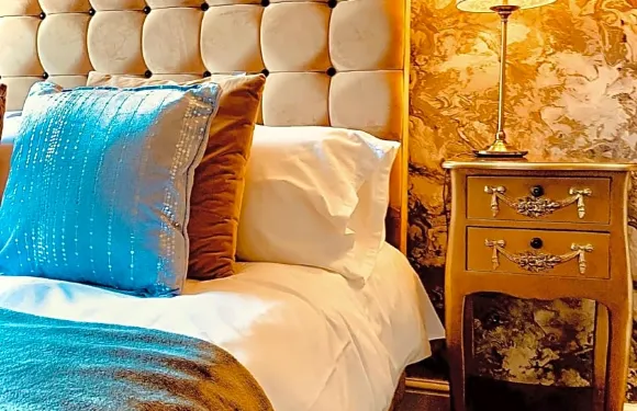 卡邦樹鎮之家旅館