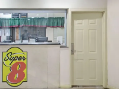 Super 8 by Wyndham Suwanee スワニーのホテル