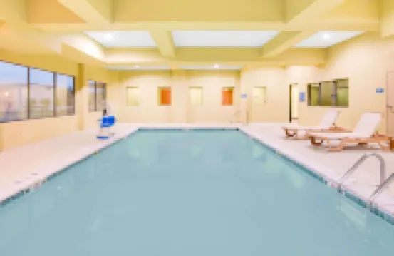 Days Inn & Suites by Wyndham Russellville