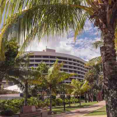 Hilton Cairns Hotel Exterior