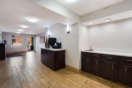 Red Roof Inn Columbia, SC Airport Отели в г. Спрингдейл