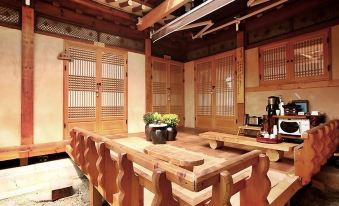 9. Jeonju D..