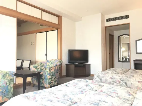 Breezbay Hotel & Resort Gero