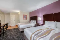 La Quinta Inn & Suites by Wyndham Lexington Park - Patuxent Hotels in Solomons