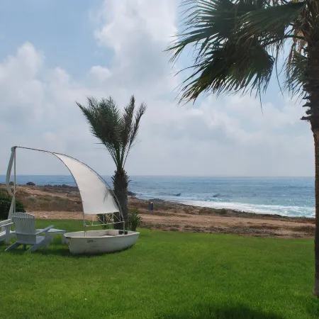 Sea Front Villa, Heated Private Pool, Amazing Location Paphos 323