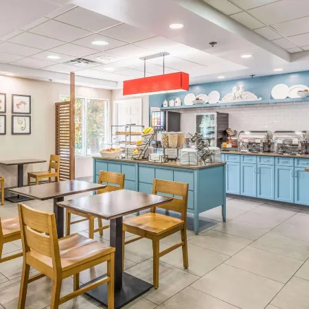 Country Inn & Suites by Radisson, Cookeville, TN