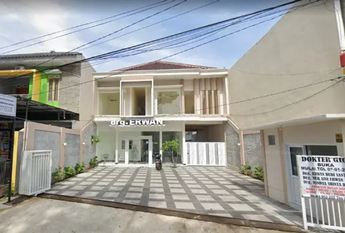 Ni_Er Guesthouse by Mr.Tsabalala