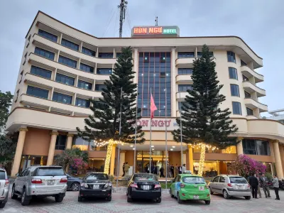 Hon Ngu Hotel CUA Lo Beach 쿠아 로 호텔