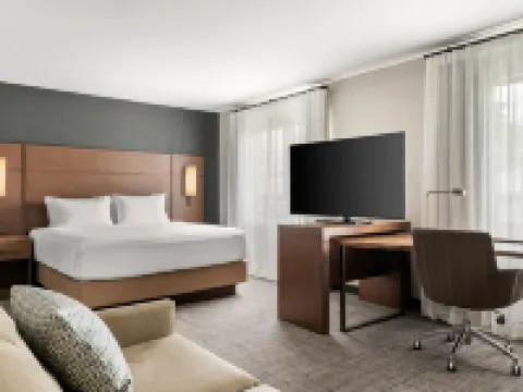 Residence Inn Laval Hoteles en Laval