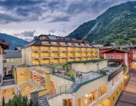 Hotel Norica - Thermenhotels Gastein Mit Dem Bademantel Direkt in Die Therme