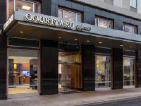 Courtyard Portland City Center Hotels near Pioneer Courthouse Square