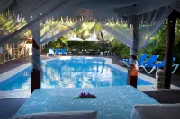 The Rarotongan Beach Resort & Lagoonarium - Strand