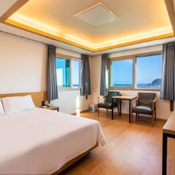 Seogwipo My Hotel Отели рядом с достопримечательностью «Парк Сэсум»