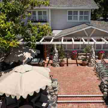 Le Petit Pali at 8th Ave Hotel Exterior