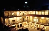 Tapovan New Residency - 5 Minutes Walk to Laxman Jhula - Spa