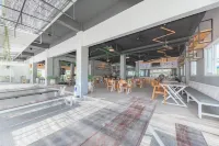 Urbanview Hotel the Tang Balikpapan by RedDoorz - ที่มีที่จอดรถ
