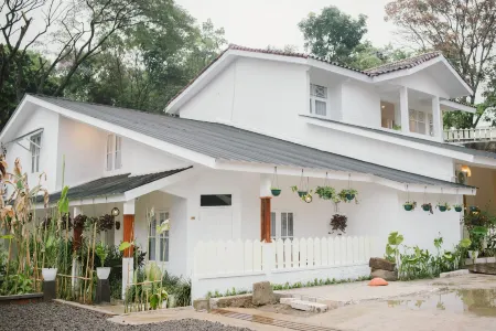 Rumah Manis Butik Hotel Отели в г. Warudoyong