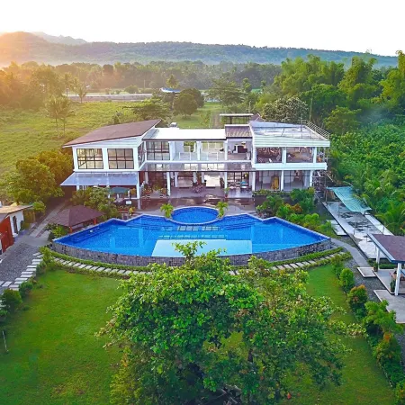 Vistapaloma Beach Resort