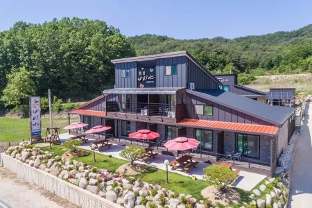 Yanggu Butterfly Pension