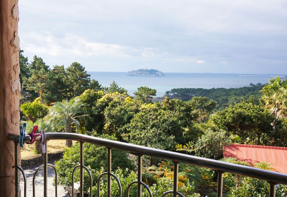 외돌개나라 펜션&게스트하우스