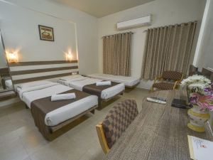 Hotel Orient Crown, Kolhapur