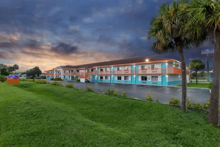 Howard Johnson by Wyndham Vero Beach/I-95 Отели в г. Уэст-Виро-Корридор