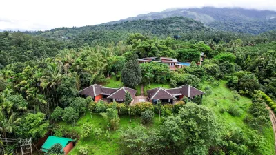 Petals Resorts Wayanad Отели рядом с достопримечательностью «Парк Пукод Чилдренс»