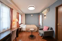 Obama Town Hotel - parking