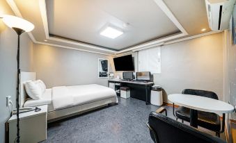 Dapsimni Hotel Grim
