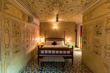 Nirbana Palace - A Heritage Hotel and Spa Отели рядом с достопримечательностью «Бапу Базар»