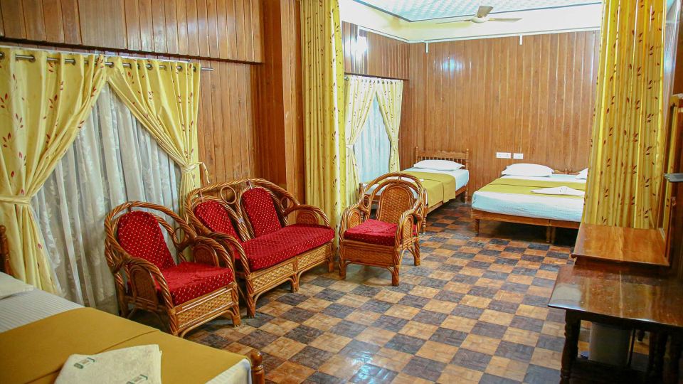 Lake Palace Family Resort Kumarakom