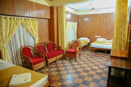 Lake Palace Family Resort Kumarakom