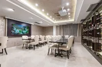 Garni Hotel Ami Hotels in Čenej