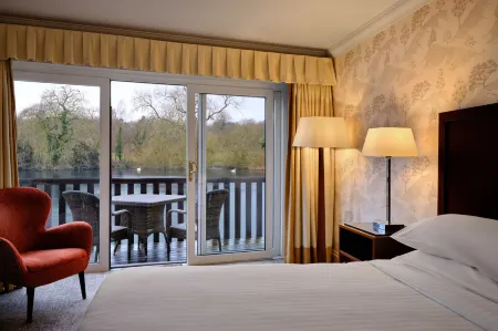 Delta Hotels St. Pierre Country Club Отели в г. Деводен