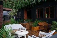 The Cakala Residence Hotell i Sardonoharjo