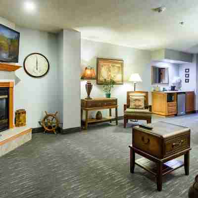 Ramada by Wyndham Sioux Falls Airport-Waterpark & Event Ctr Rooms