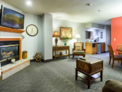 ラマダ バイ ウィンダム スー フォールズ エアポート - ウォーターパーク & イベント センター スーフォールズのホテル