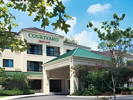 Courtyard Newark Liberty International Airport Отели рядом с достопримечательностью «New Jersey Performing Arts Center»