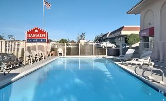 Days Inn by Wyndham San Marcos