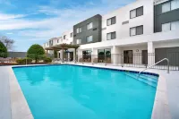 Courtyard by Marriott Johnson City - Pools