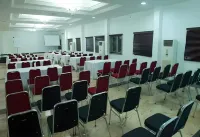 Ayoluyem Aparthotel and Suites Hotels in Ozuaha