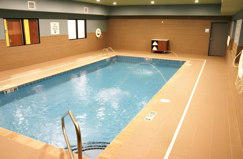 Holiday Inn Express & Suites Clarion by IHG photo 3