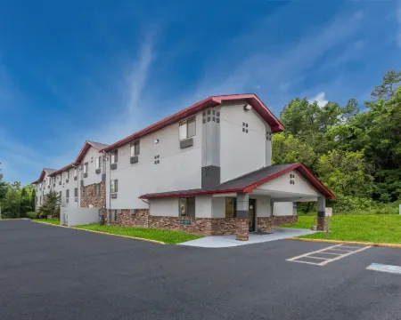 レッド ルーフ  イン マンズフィールド マンスフィールドのホテル