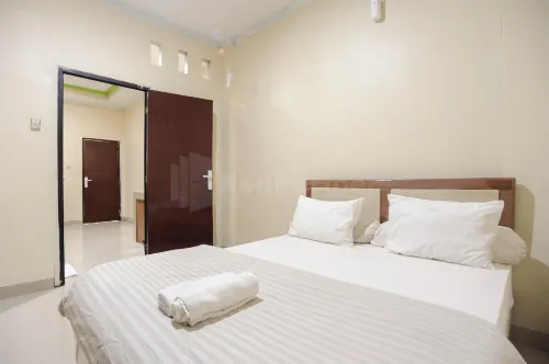 Srb Near Mall Ciputra CIbubur Mitra RedDoorz Hotels in Jatisampurna