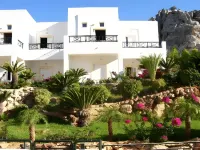 Lambis Studios & Apartments Hoteles cerca de Playa de Agios Pavlos