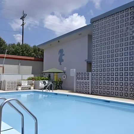 Travelodge by Wyndham Terre Haute