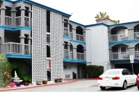 Travelodge by Wyndham Long Beach Convention Center