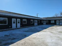 Thunderhill Motel and Suites