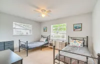 13 Mi to Hudson Beach Spring Hill Home with Lanai