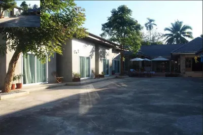 Maesai Holic Lodge Hotels in Huai Khrai